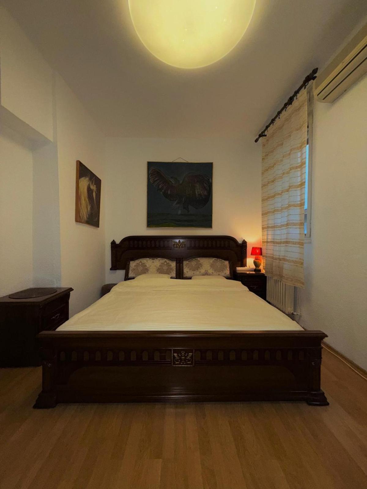 Knez Mihailova Apartment, Center